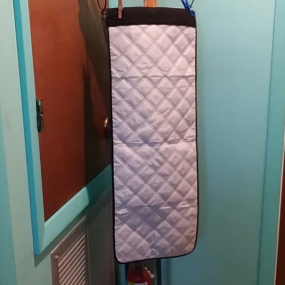 Quilted Armchair Remote Holder - Picture 2 of 4